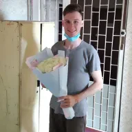 25 білих троянд 50 см