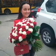 101 троянда мікс «червоно-біла»