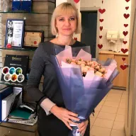 Букет з 17 кущових троянд Бомбастік