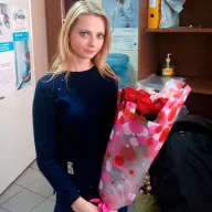 15 красных роз 60 см