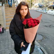 25 червоних троянд 50 см