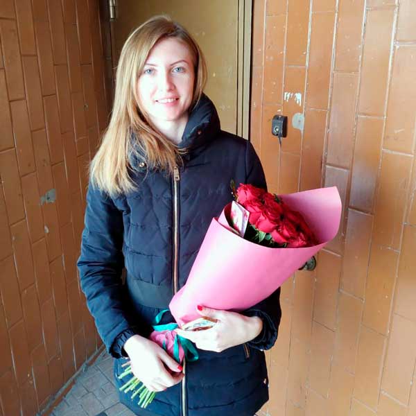 25 червоних троянд 50 см