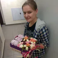 Коробочка з квітами і зефіром «Ласунка»