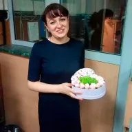 Коробка з квітами і цукерками у вигляді серця 3