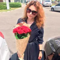 9 червоних троянд Grand Prix 60 см