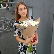 19 білих півоній