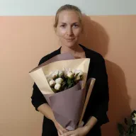 19 білих півоній