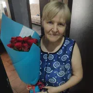 11 червоних троянд 50 см