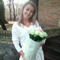 11 білих троянд Avalanche 60 см