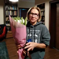 25 білих тюльпанів