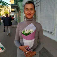 15 білих тюльпанів